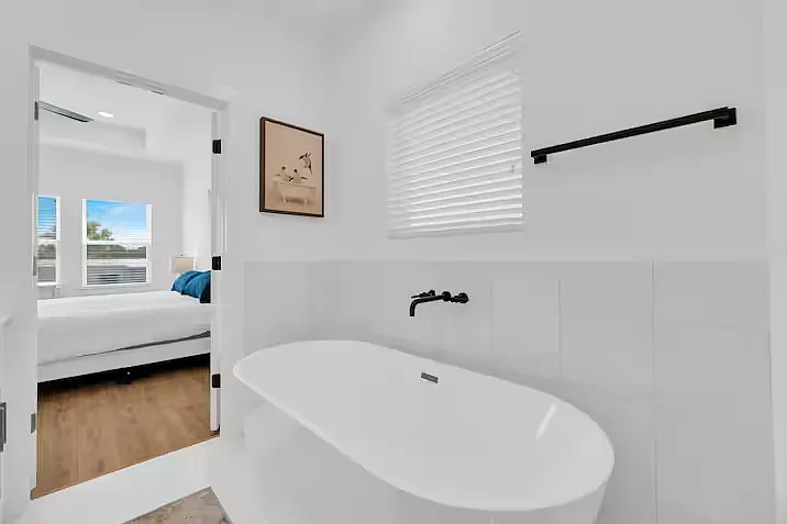 3419 Yellowstone Blvd — Photo 4