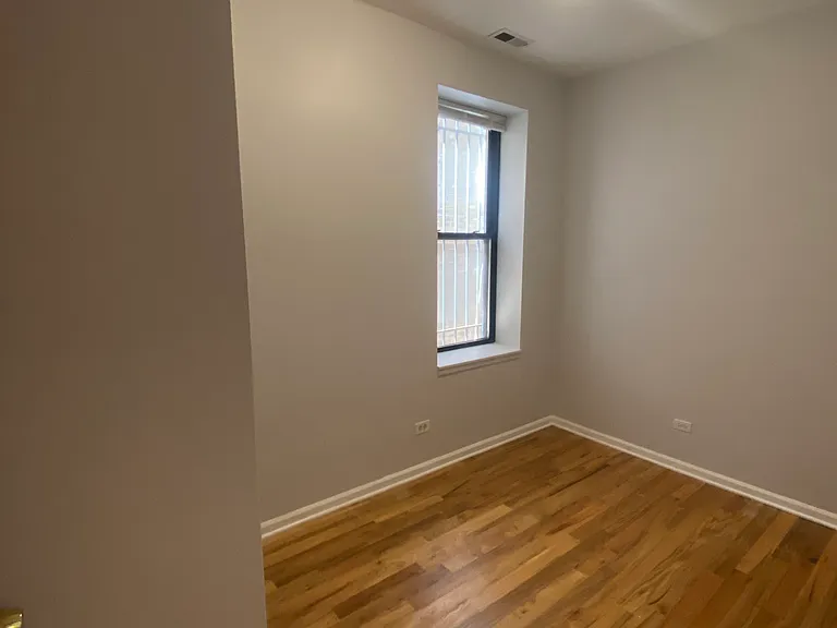 1110 N Hermitage Ave #1R — Photo 6