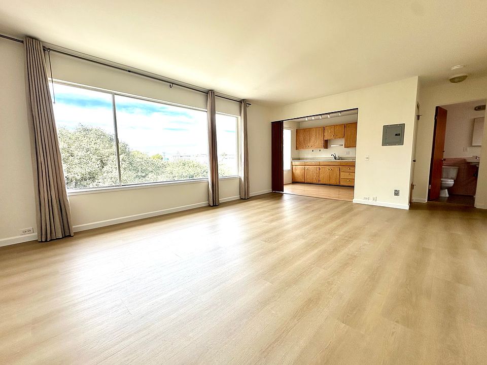 1st image of 120 Locksley Ave APT 3