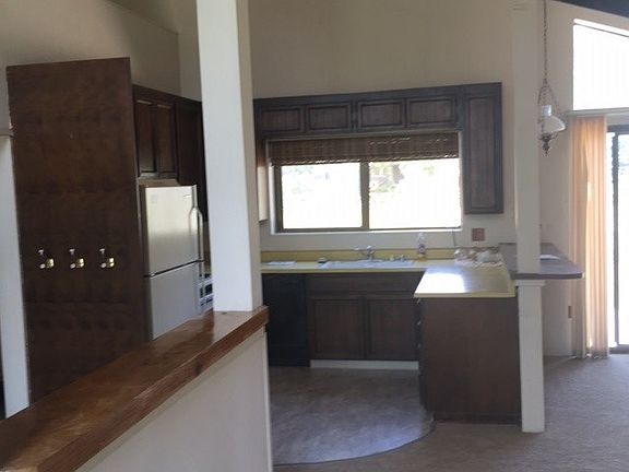 4th image of 2185 Venice Dr