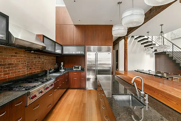 Rented by SERHANT. | media 6