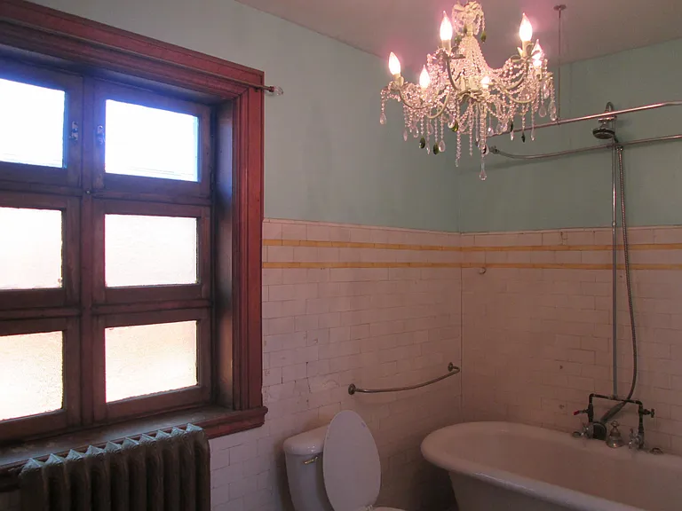 1460 N High St #4 — Photo 12
