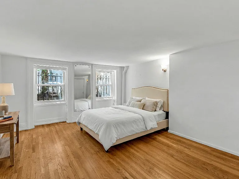459 W 24th St #1 — Photo 15