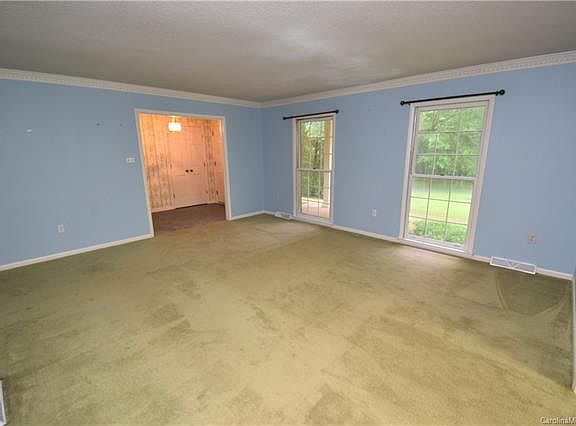 5th image of 208 Lamplighter Ln