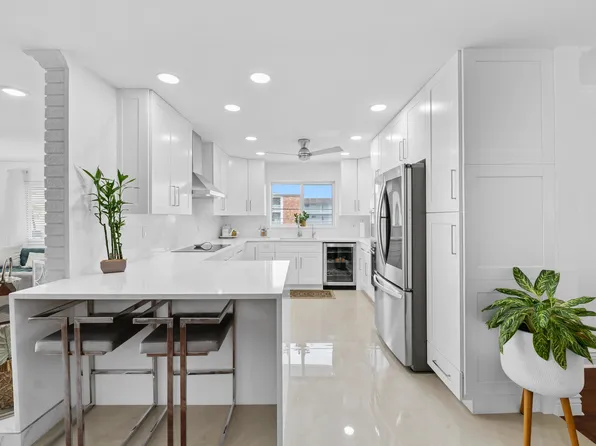 1040 CRYSTAL LAKE Drive #4, Deerfield Beach, FL 33064