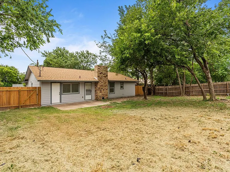 8408 Staunton Dr — Photo 16
