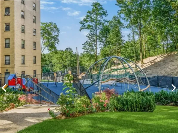 7 Fordham Hill Oval image 9 of 10