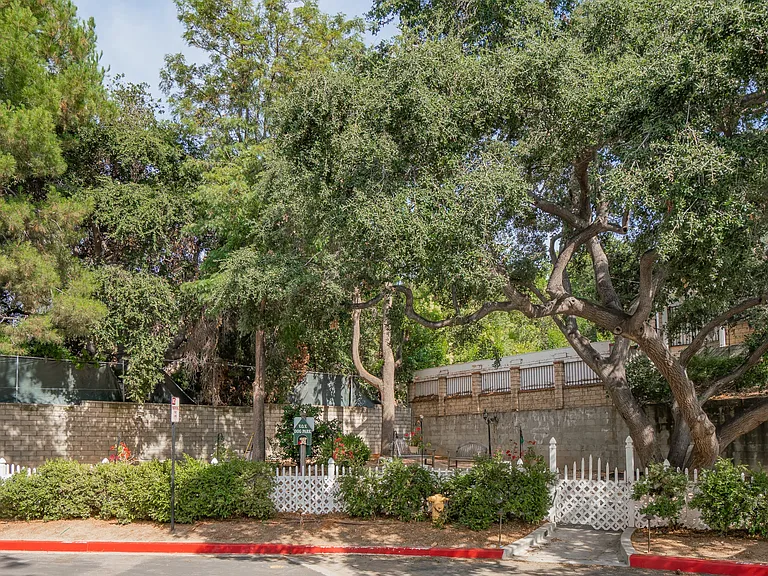Valley Oaks Village — Photo 63