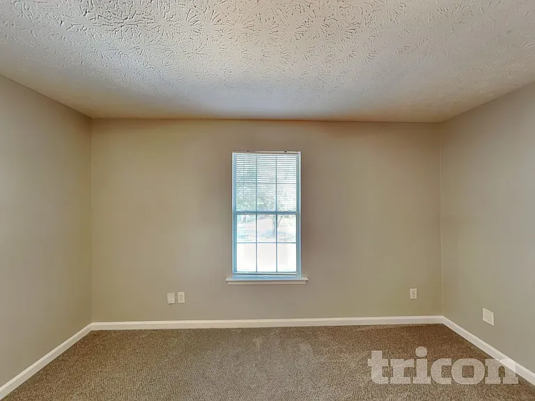 101 Halehaven Dr — Photo 7