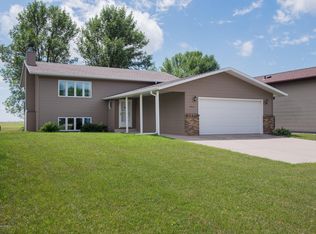 2213 33rd Ave S, Moorhead, MN 56560