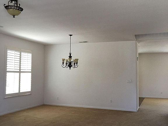 3rd image of 4 Creekwood Ct
