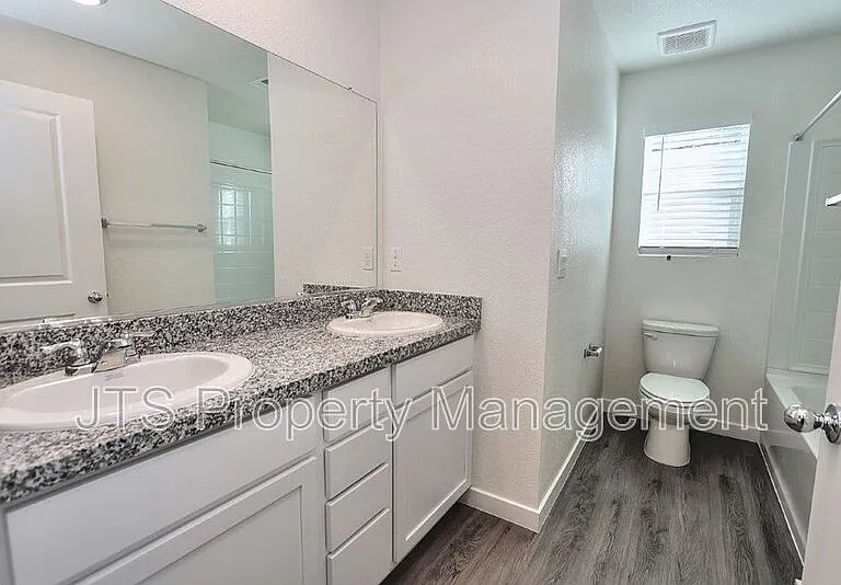 2097 Shady Tree Cir — Photo 42