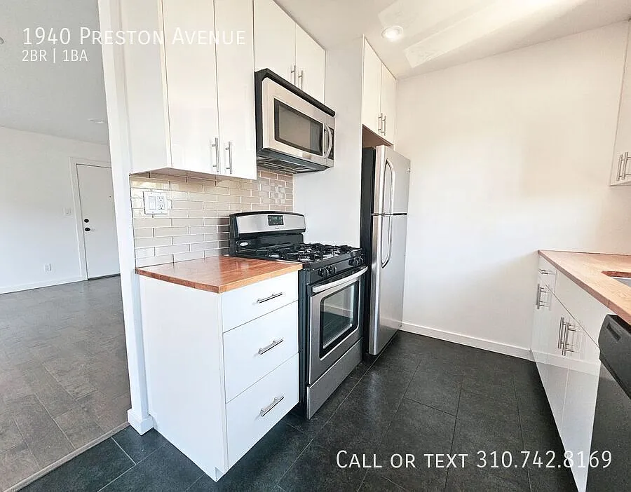Modern 2BR/1BA Apartment Private Balcony, Great View & Prime LA Location! — Photo 4