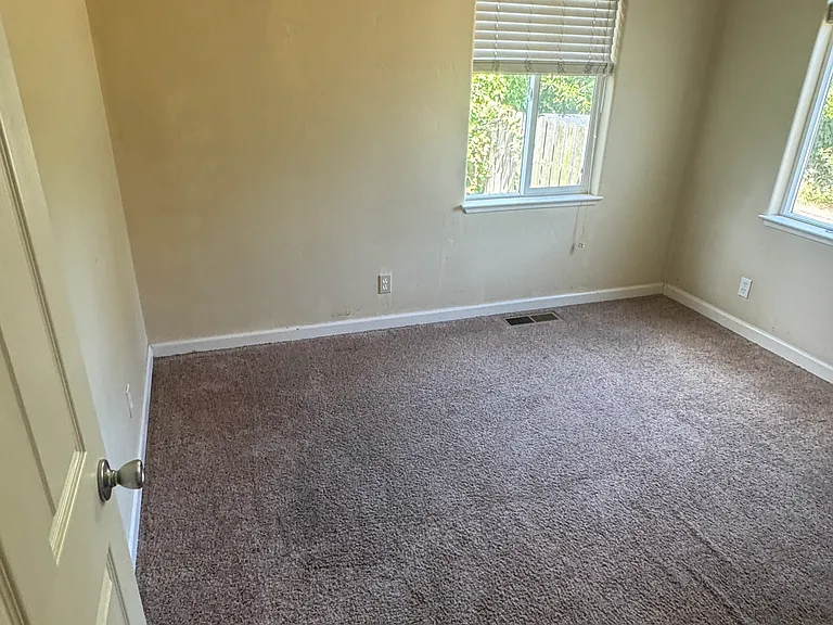 223 Poplar St — Photo 1