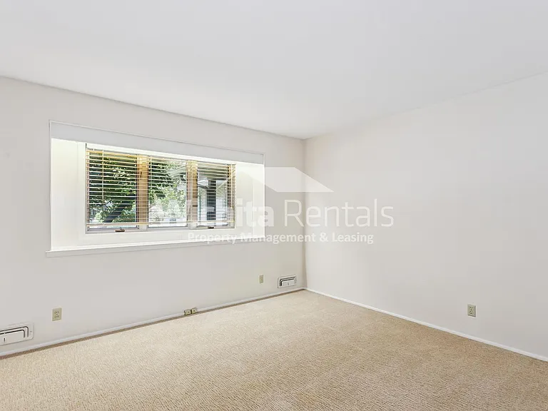 601 N Rutland St — Photo 11