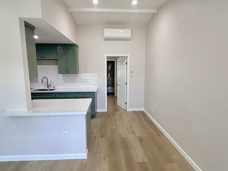 3943 E 4th St #13 — Photo 3