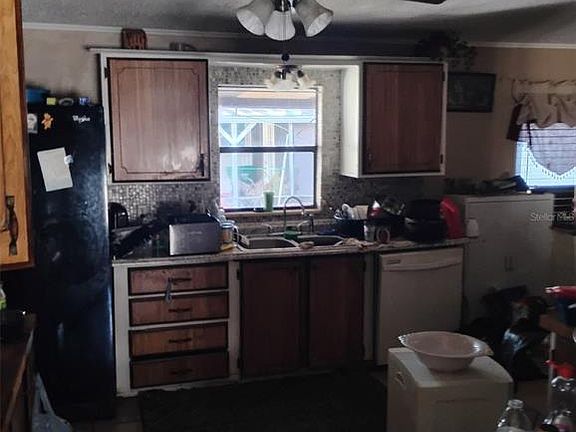 2nd image of 122 PINE TREE DRIVE