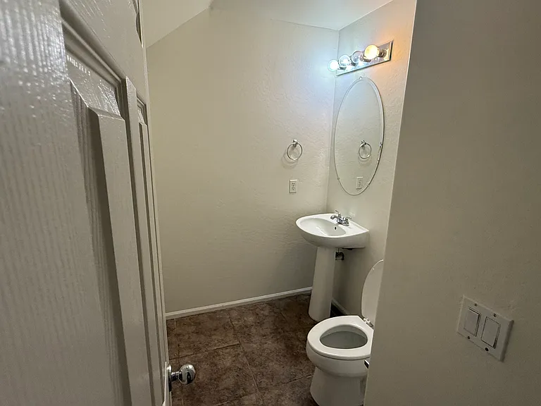 44640 W Yucca Ln — Photo 8