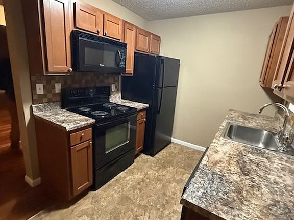 2nd image of 50 Circle Dr #52