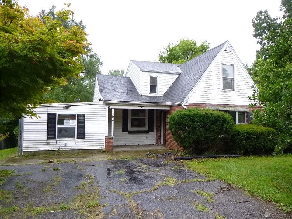 1st image of 104 Grand Ave