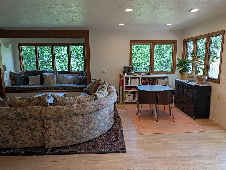 121 Mayleaf Rd — Photo 7