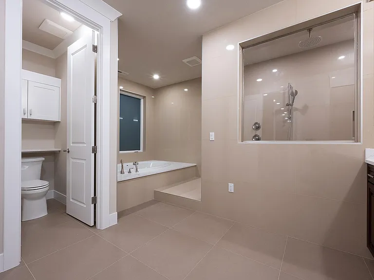 13188 SE 45th Ct — Photo 32