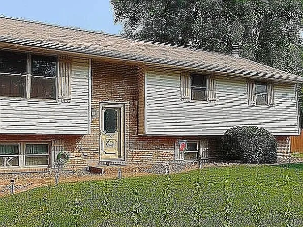 958 Wagon Trail Ct, Troy, IL 62294
