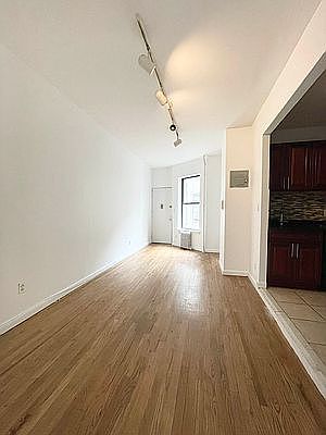 3rd image of 509 E 73rd St APT 25
