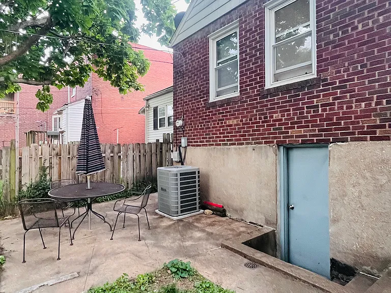 4985 Arsenal St — Photo 20