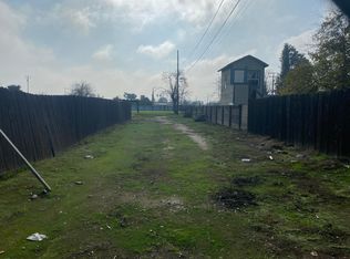 10911 Thompson Dr, Hanford, CA 93230