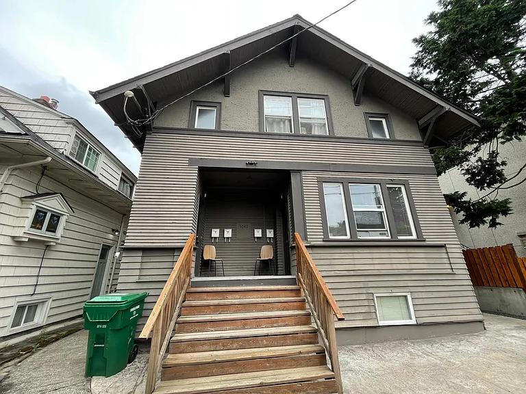 11th Ave NE — Photo 10