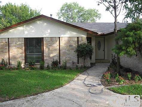 1st image of 806 Ravencroft Dr