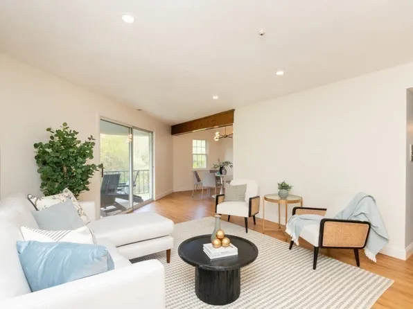 16 Jessica Dr APT F, Stoughton, MA 02072