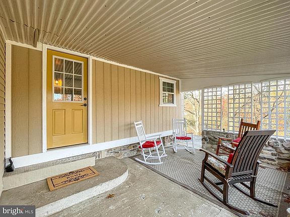 3rd image of 262 Highland Ave