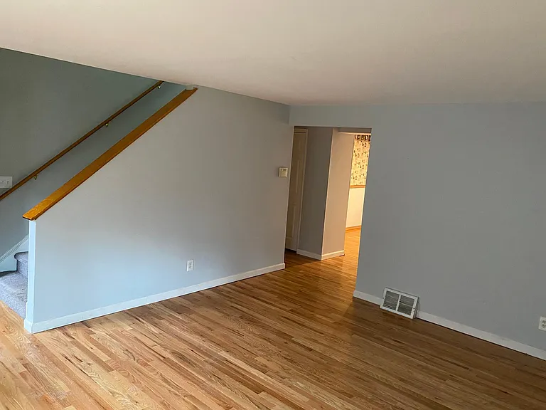 89 Towne House Rd — Photo 3