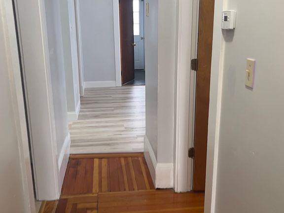 4th image of 8 Ropes St APT 2