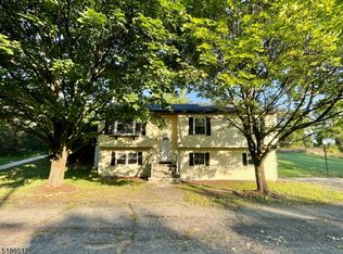 19 Berry Rd, Sussex, NJ 07461