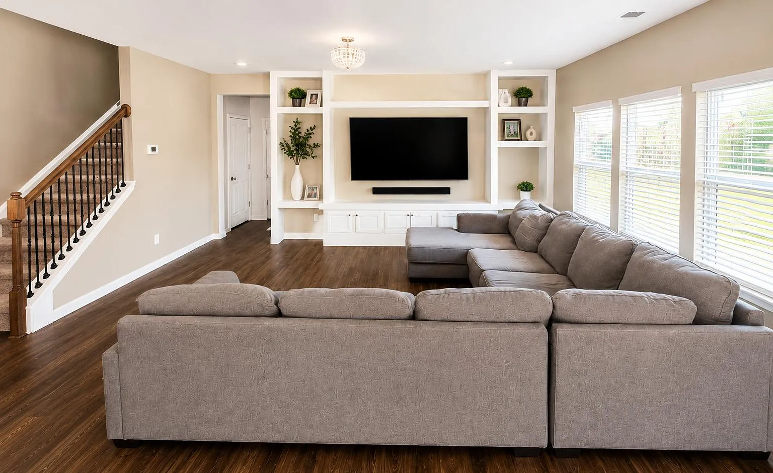 4 bed, 3.0 bath, 2626 sqft, $1,048 — Photo 4