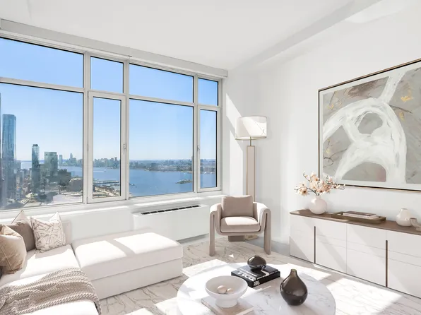 635 West 42nd Street 45G image 2 of 19