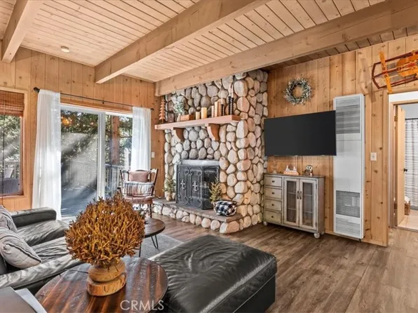613 E Victoria Ct, Lake Arrowhead, CA 92352