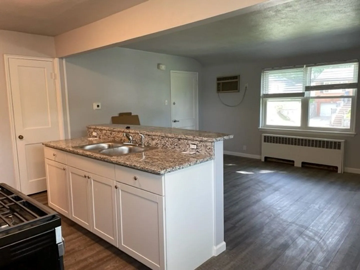 Camp Hill School District 2nd Floor 2 Bedroom 1 Bathroom Apartment!! — Photo 2