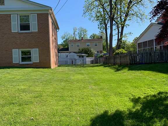 Front view from street with backyard view (left)