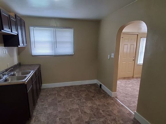 3rd image of 491 S Somerset Ave