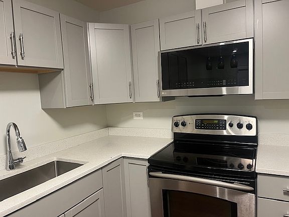 3rd image of 1744 E Oakton St APT 102