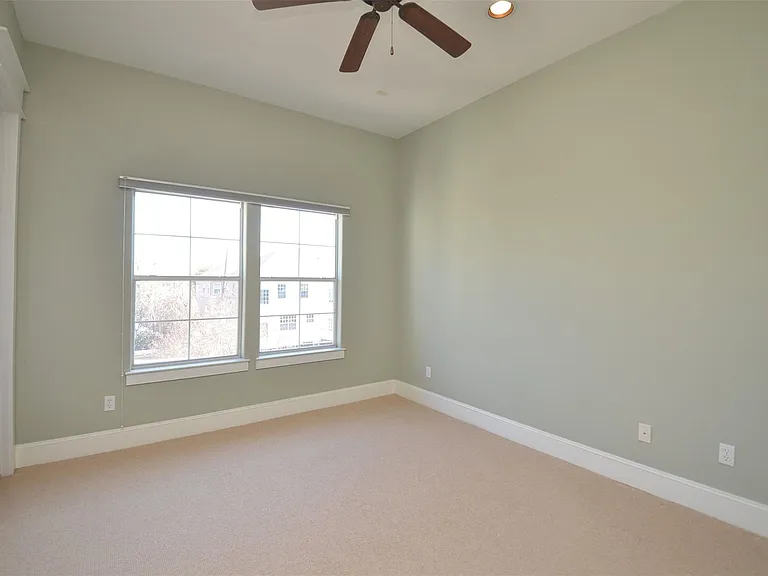1818 Binz St #E — Photo 22