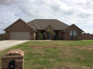 11 Mountain Ridge Ln, Lawton, OK 73507