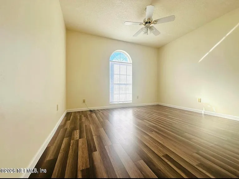 543 Charles Pinckney St — Photo 15