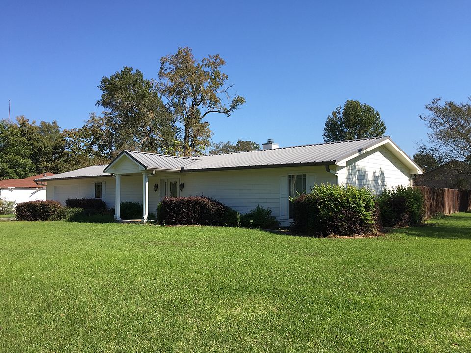 1st image of 214 N Parker Ln