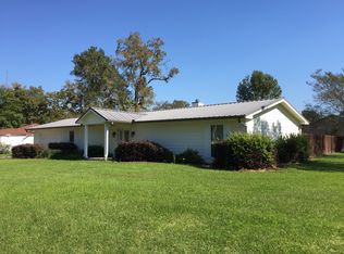 214 N Parker Ln, Carthage, TX 75633
