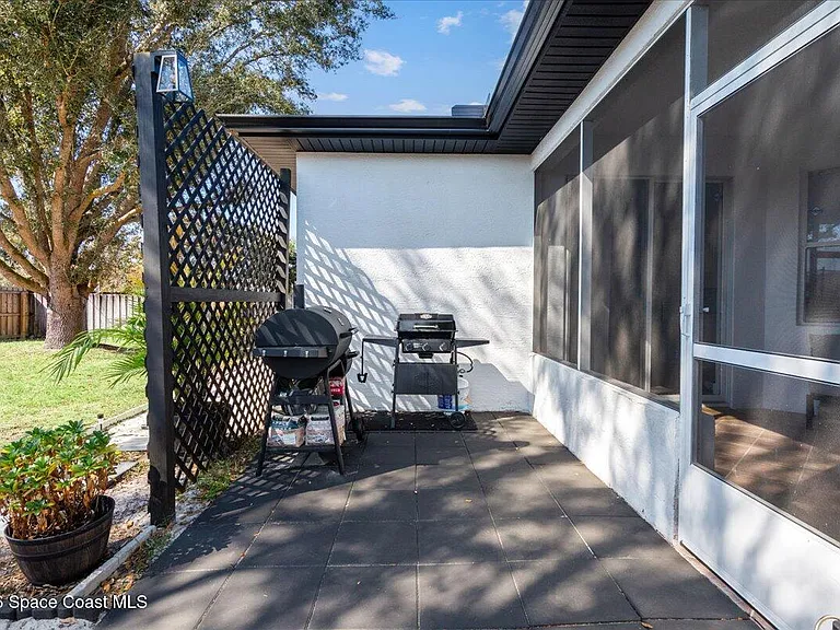 356 Olster St SW — Photo 40